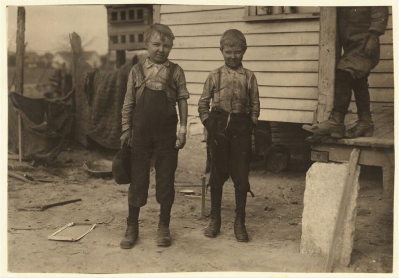 <img typeof="foaf:Image" src="http://statelibrarync.org/learnnc/sites/default/files/images/allenbros_0.jpg" width="1024" height="715" alt="Charlie and Ollie Allen, child laborers" title="Charlie and Ollie Allen, child laborers" />