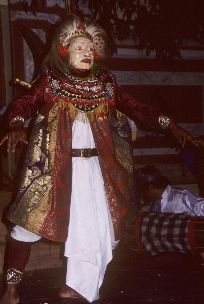 <img typeof="foaf:Image" src="http://statelibrarync.org/learnnc/sites/default/files/images/bali_237.jpg" width="686" height="1024" alt="Balinese masked dancer performs character of old man" title="Balinese masked dancer performs character of old man" /> <img typeof="foaf:Image" src="http://statelibrarync.org/learnnc/sites/default/files/images/bali_237.jpg" width="686" height="1024" alt="Balinese masked dancer performs character of old man" title="Balinese masked dancer performs character of old man" />