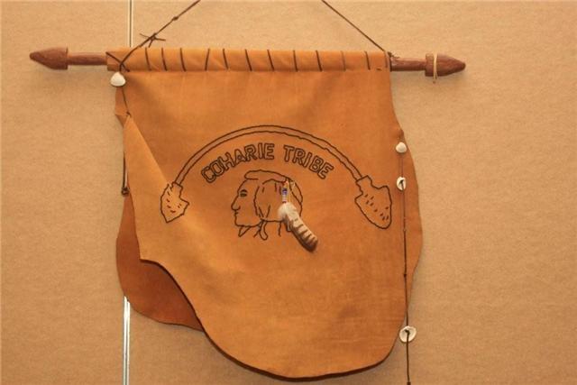<img typeof="foaf:Image" src="http://statelibrarync.org/learnnc/sites/default/files/images/coharie_tribal_banner.jpg" width="640" height="427" />
