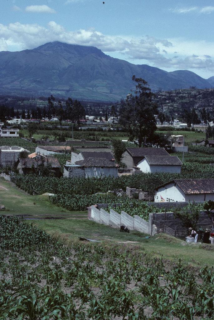 <img typeof="foaf:Image" src="http://statelibrarync.org/learnnc/sites/default/files/images/ecuador_172.jpg" width="686" height="1024" alt="Small farms in Otavalo, Ecuador" title="Small farms in Otavalo, Ecuador" />