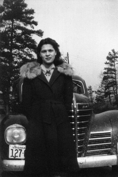 <img typeof="foaf:Image" src="http://statelibrarync.org/learnnc/sites/default/files/images/gladys_amelia_epps_stewart_circa_1945.jpg" width="461" height="691" /> <img typeof="foaf:Image" src="http://statelibrarync.org/learnnc/sites/default/files/images/gladys_amelia_epps_stewart_circa_1945.jpg" width="461" height="691" />