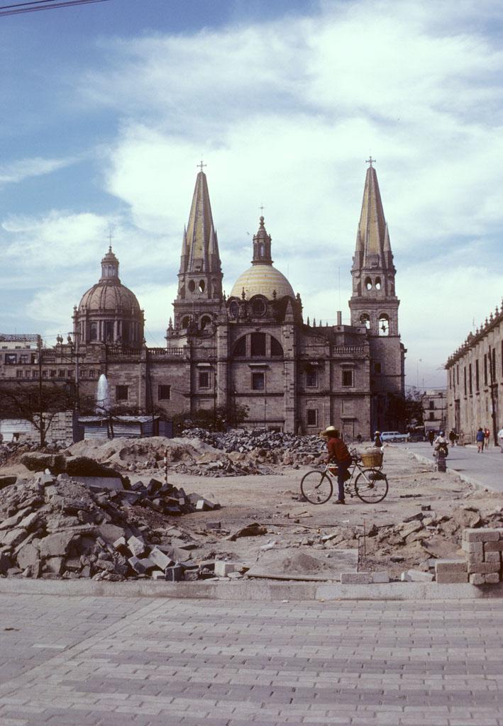<img typeof="foaf:Image" src="http://statelibrarync.org/learnnc/sites/default/files/images/mexico_019.jpg" width="709" height="1024" /> <img typeof="foaf:Image" src="http://statelibrarync.org/learnnc/sites/default/files/images/mexico_019.jpg" width="709" height="1024" />