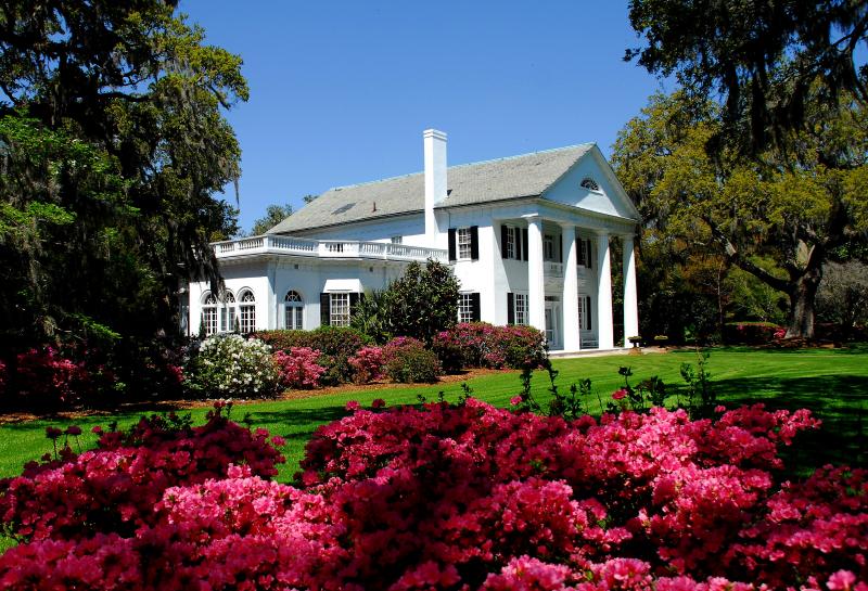 <img typeof="foaf:Image" src="http://statelibrarync.org/learnnc/sites/default/files/images/ortonforchapelhill.jpg" width="3365" height="2294" /> <img typeof="foaf:Image" src="http://statelibrarync.org/learnnc/sites/default/files/images/ortonforchapelhill.jpg" width="3365" height="2294" />