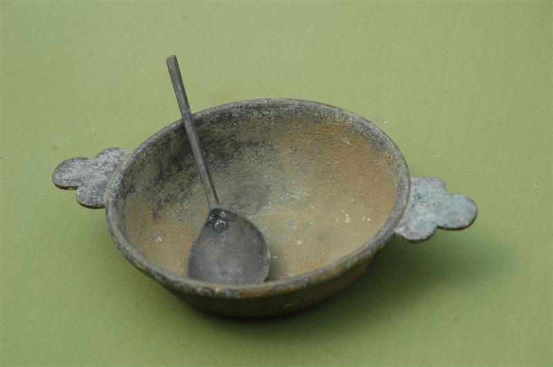 <img typeof="foaf:Image" src="http://statelibrarync.org/learnnc/sites/default/files/images/porringer.jpg" width="1024" height="681" alt="Porringer" title="Porringer" /> <img typeof="foaf:Image" src="http://statelibrarync.org/learnnc/sites/default/files/images/porringer.jpg" width="1024" height="681" alt="Porringer" title="Porringer" />