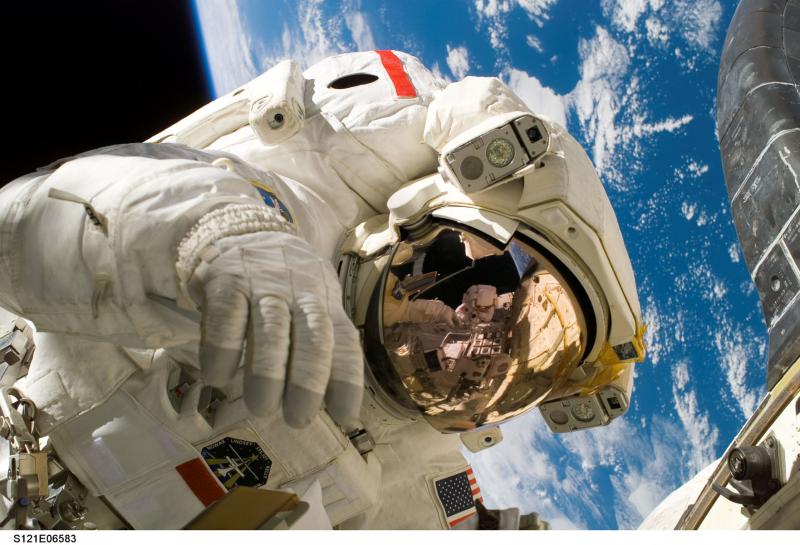 <img typeof="foaf:Image" src="http://statelibrarync.org/learnnc/sites/default/files/images/sellers.jpg" width="1763" height="1200" alt="Spacewalking" title="Spacewalking" /> <img typeof="foaf:Image" src="http://statelibrarync.org/learnnc/sites/default/files/images/sellers.jpg" width="1763" height="1200" alt="Spacewalking" title="Spacewalking" />