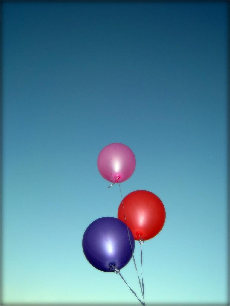 <img typeof="foaf:Image" src="http://statelibrarync.org/learnnc/sites/default/files/images/threeballoons.jpg" width="769" height="1024" alt="Three balloons" title="Three balloons" /> <img typeof="foaf:Image" src="http://statelibrarync.org/learnnc/sites/default/files/images/threeballoons.jpg" width="769" height="1024" alt="Three balloons" title="Three balloons" />