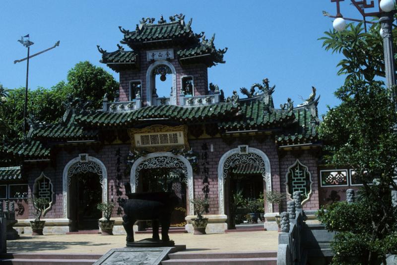 <img typeof="foaf:Image" src="http://statelibrarync.org/learnnc/sites/default/files/images/vietnam_114.jpg" width="1024" height="683" alt="Fukian Chinese assembly hall at Hoi An" title="Fukian Chinese assembly hall at Hoi An" />