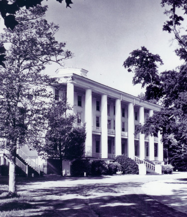 McDowell Columns (1969), Chowan University. Image courtesy of Council of Independent Colleges