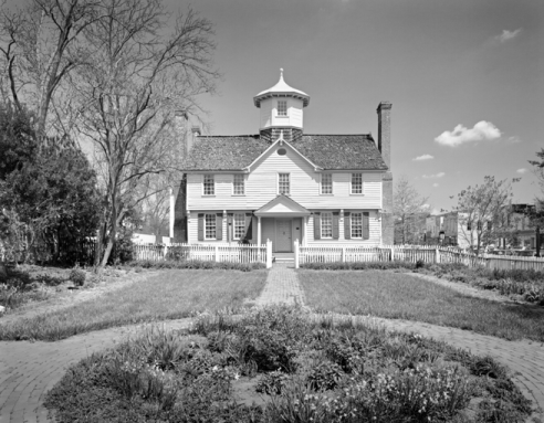 Cupola House. Photograph by Tim Buchman. Courtesy of Preservation North Carolina.