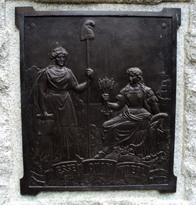 The North Carolina State Motto, "Esse Quam Videri", appearing on the plaque of the Joseph Winston Monument, Guilford Courthouse, Greensboro, N.C. Image by Marmaduke Percy, Wikimedia Commons, License CC BY-SA 3.0.