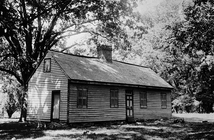 Photograph of the James Hogg House, circa 1930s-1971. Image courtesy of the North Carolina Collection, University of North Carolina at Chapel Hill Library.