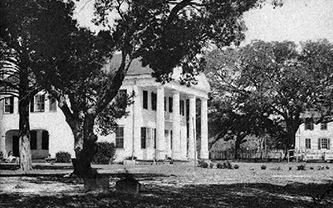 A photograph of the Orton plantation house, 1900. Image from the North Carolina Museum of History.